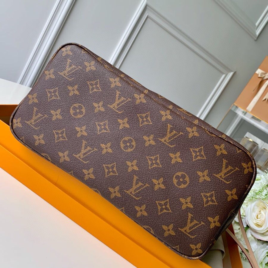 l**is V*t*n neverfull mm