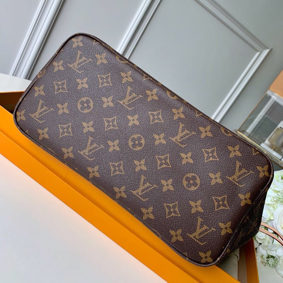 l**is V*t*n neverfull mm
