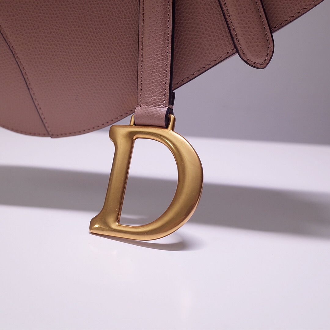 D*or saddle