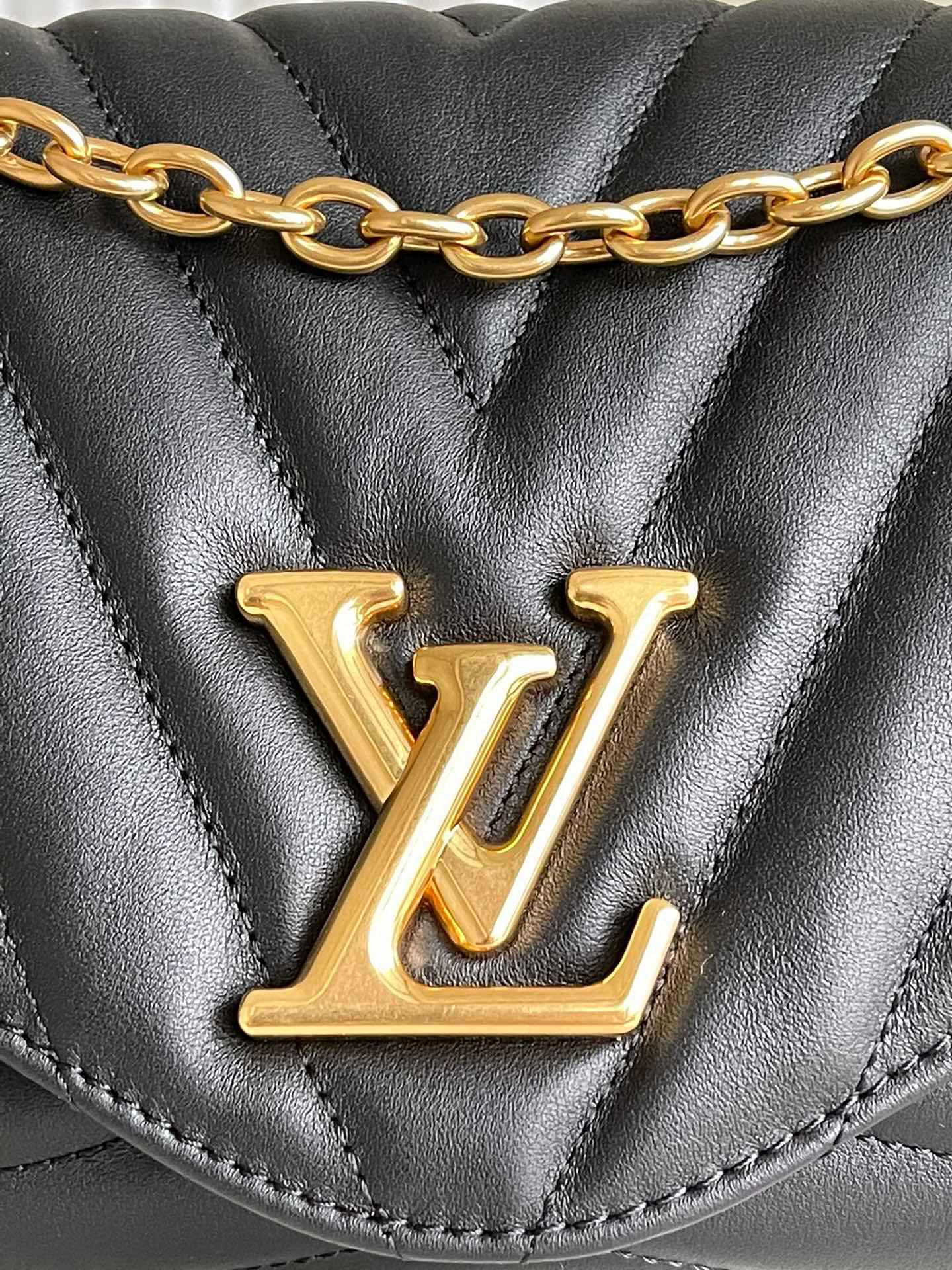 l**is V*t*n new wave