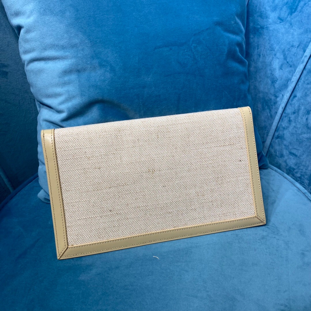 YSL Uptown