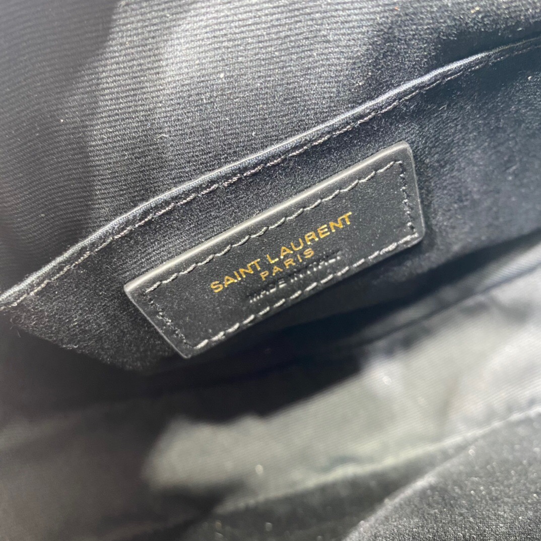 YSL Vinyle