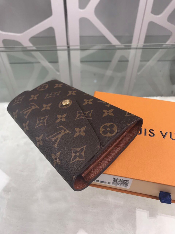 l**is V*t*n wallet
