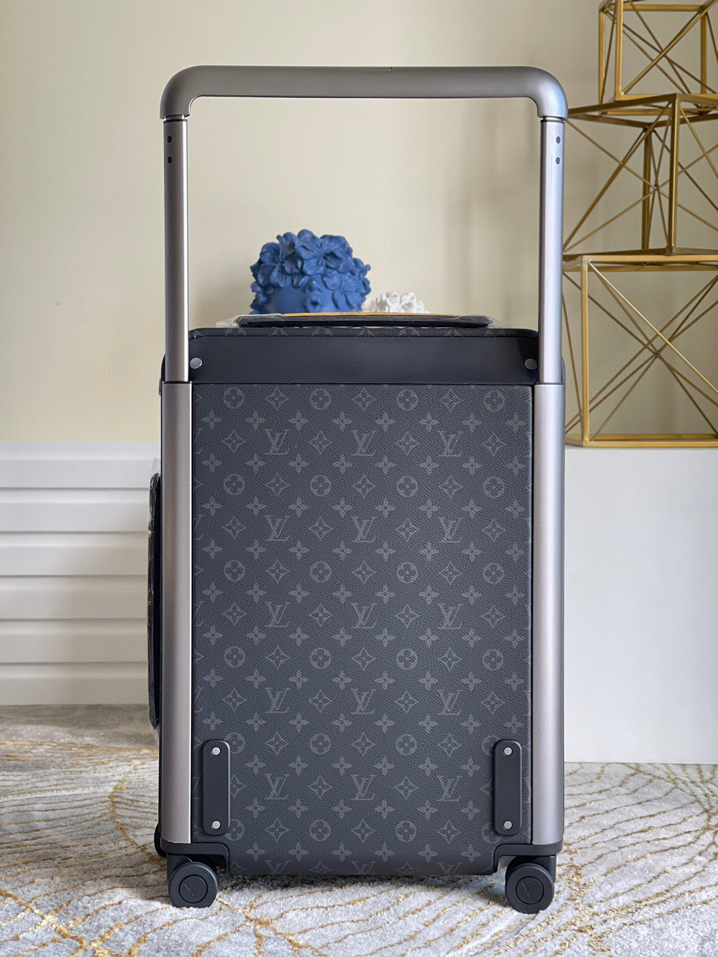 l**is V*t*n travel box