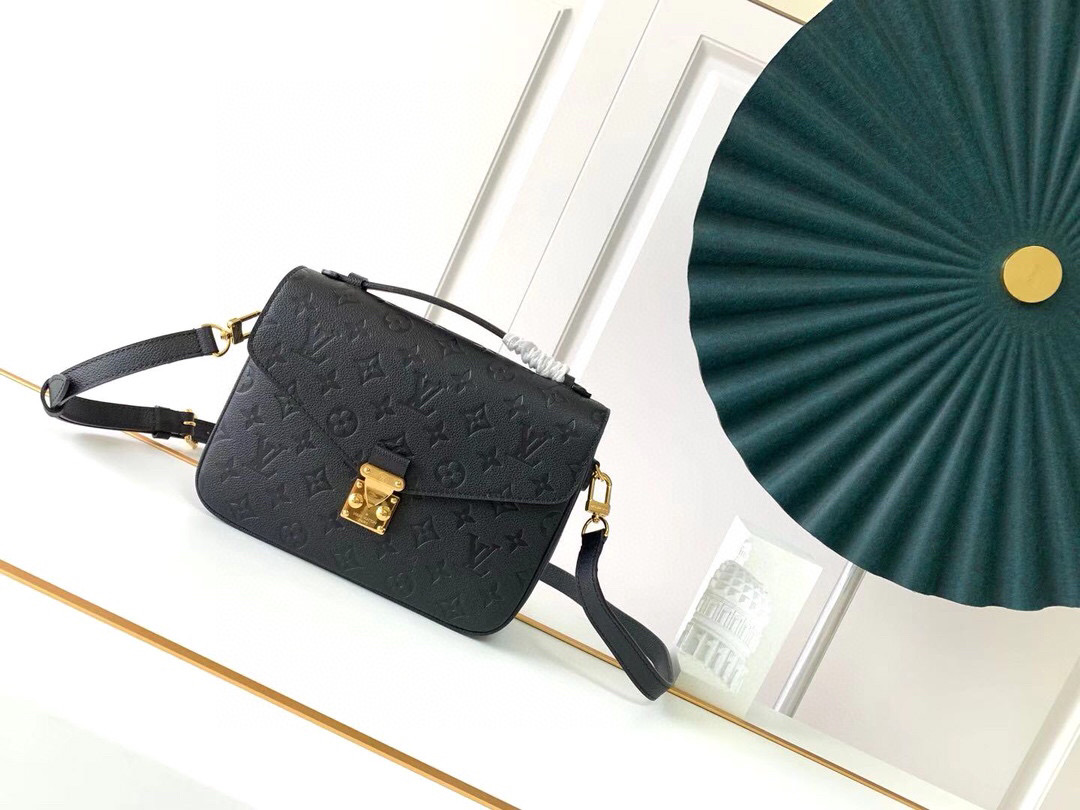 l**is V*t*n pochette metis