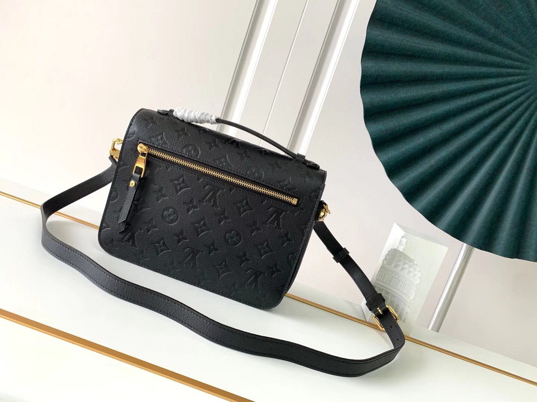 l**is V*t*n pochette metis