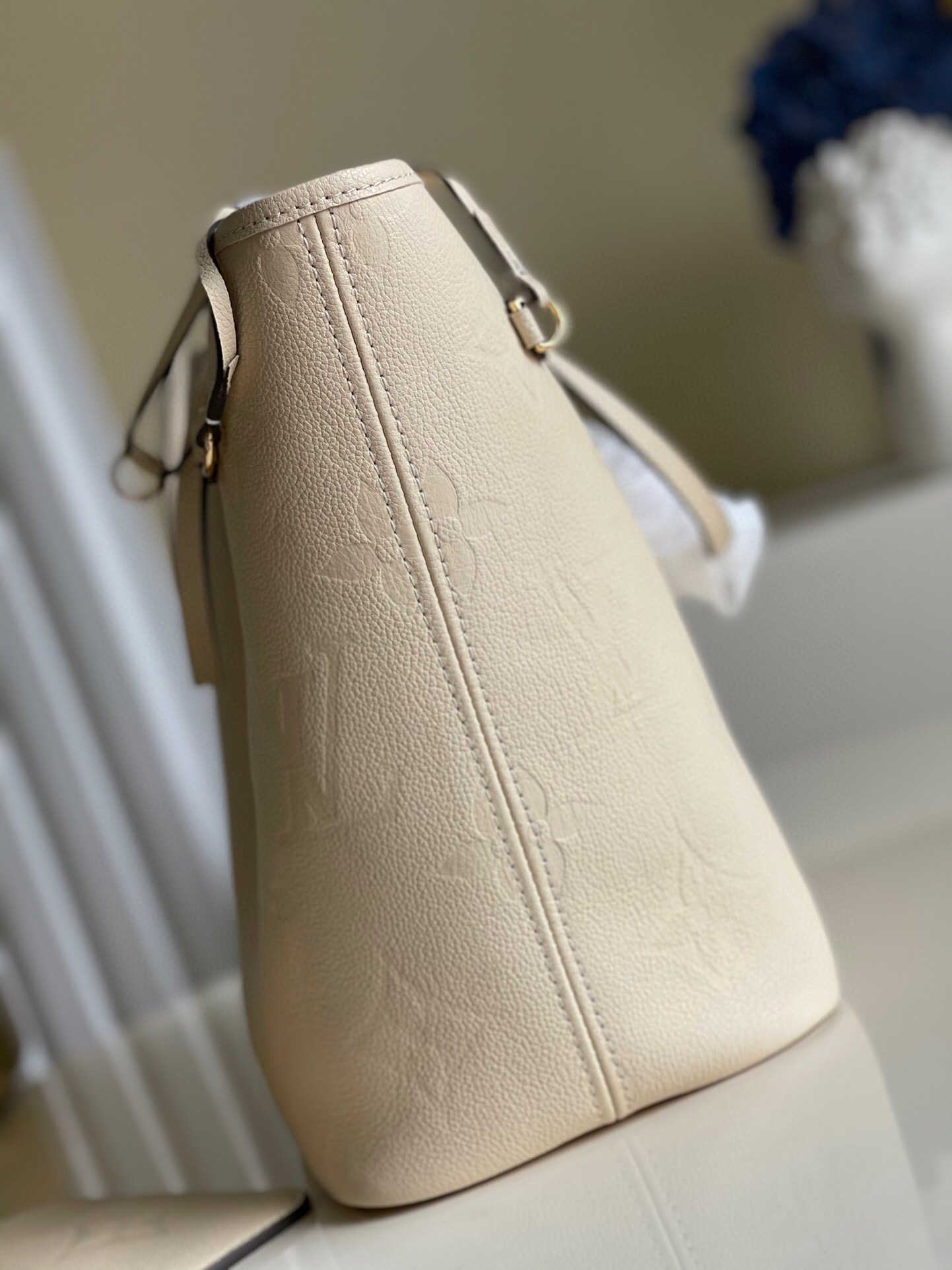 l**is V*t*n neverfull mm