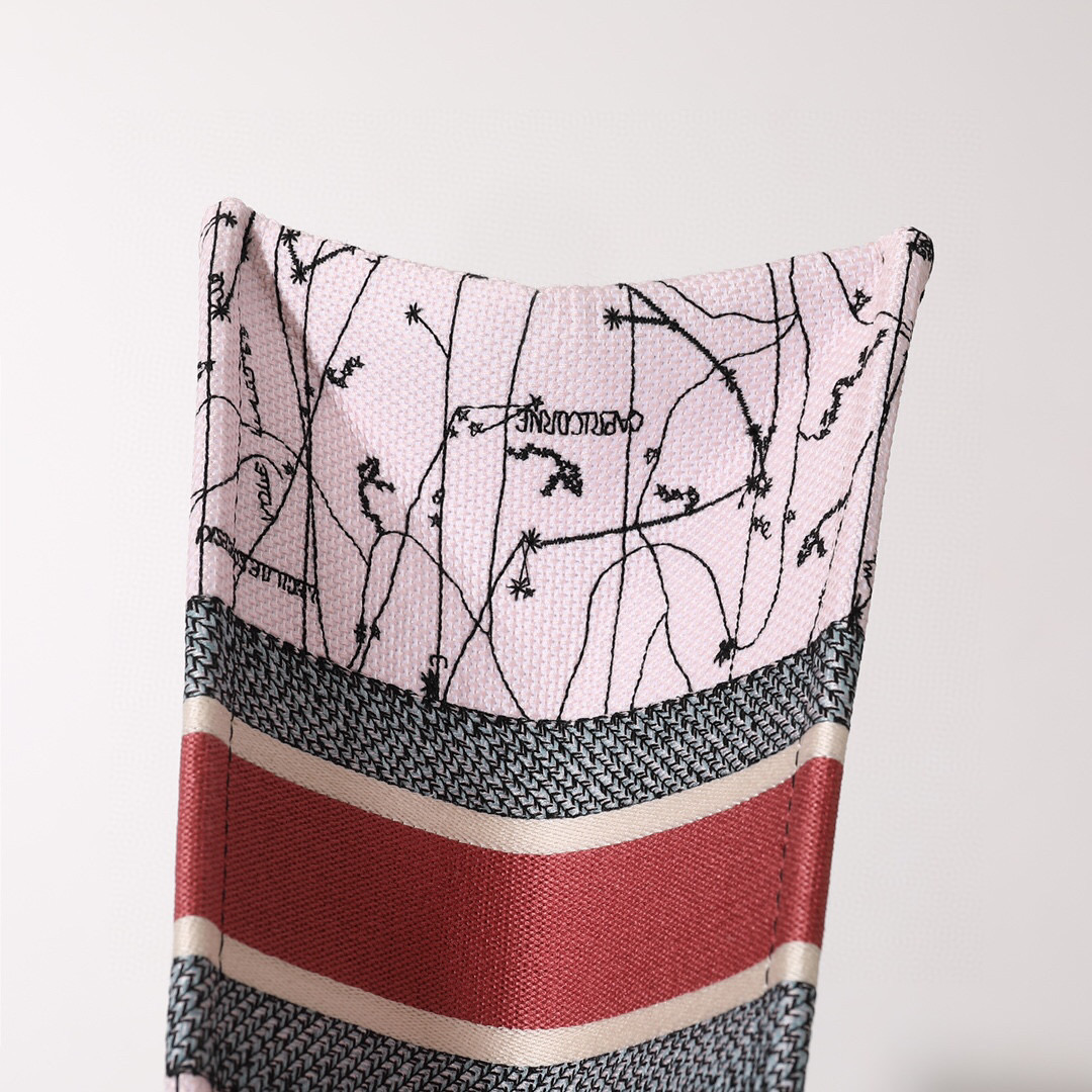 D*or book tote