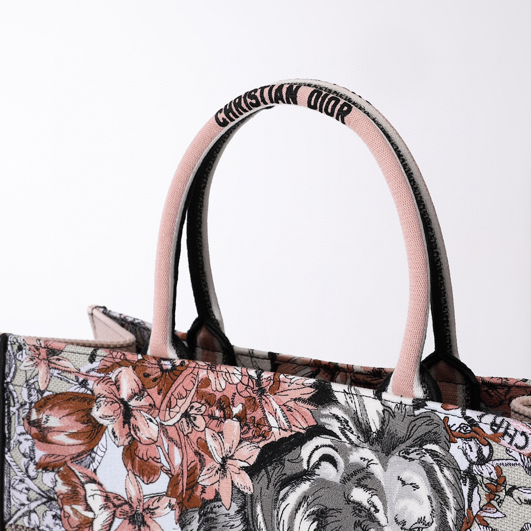 D*or book tote