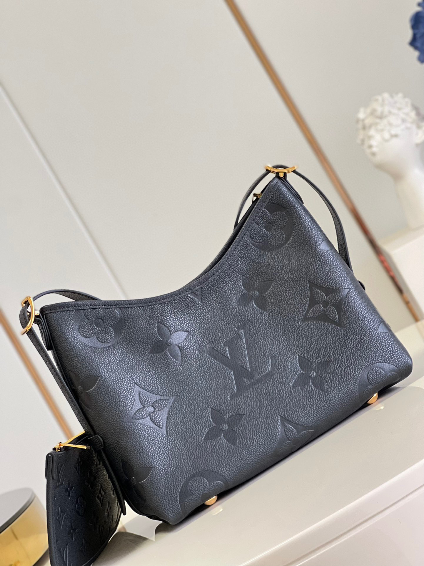 l**is V*t*n carryall pm