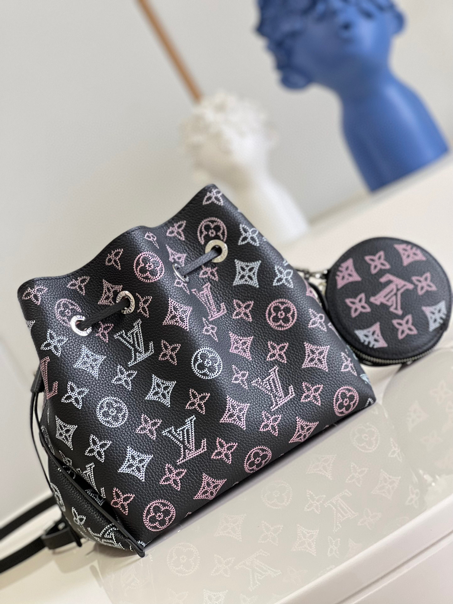 l**is V*t*n bella tote