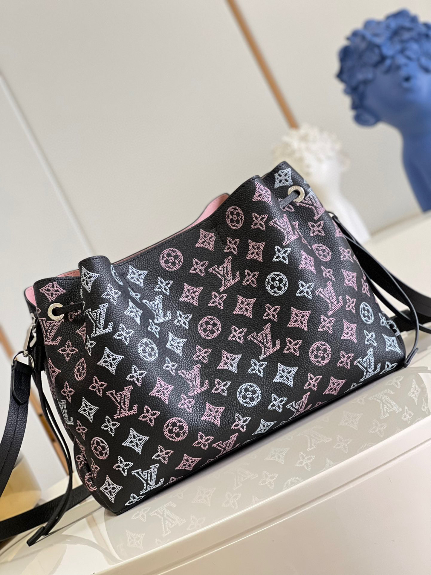 l**is V*t*n bella tote