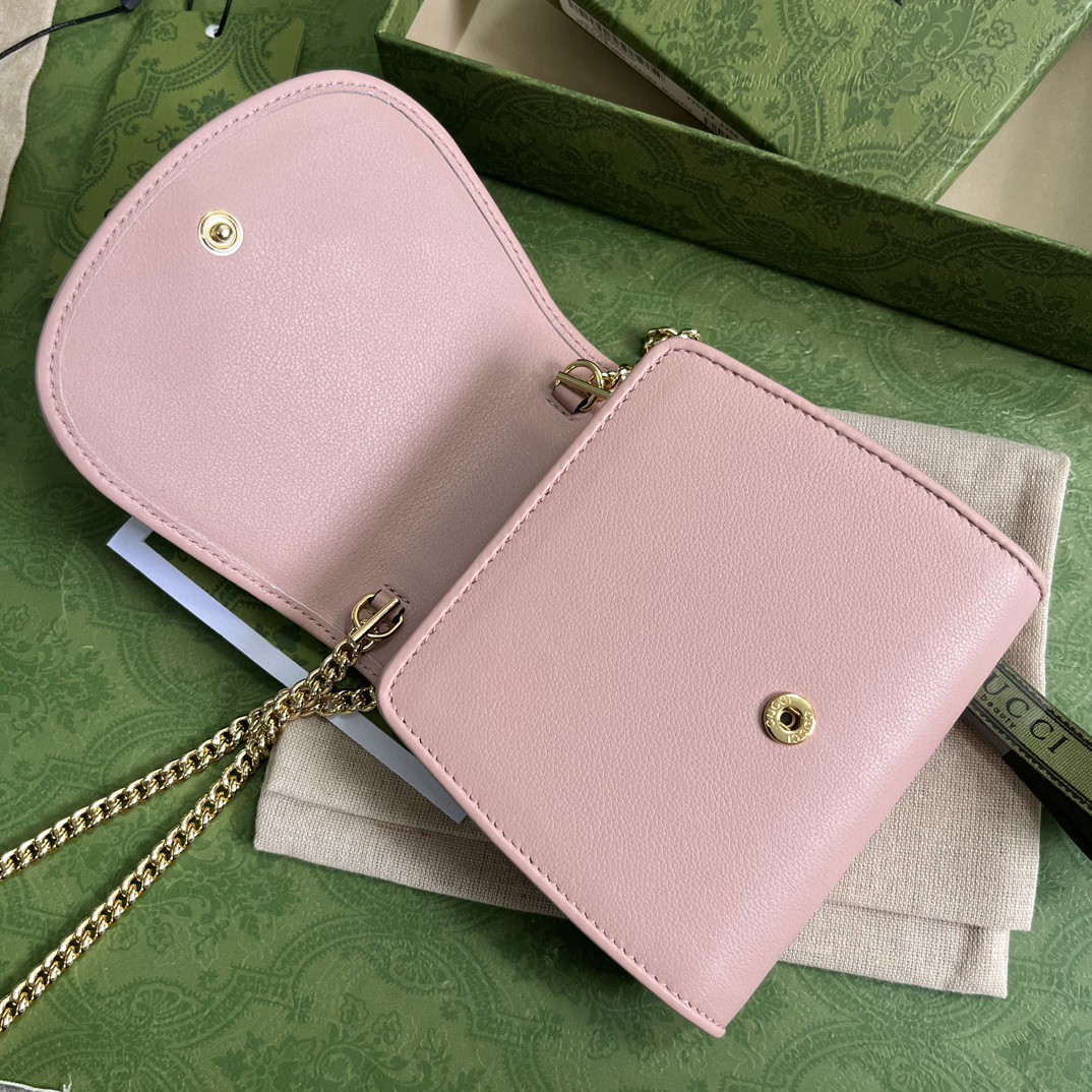 G*u*i blondie medium chain wallet