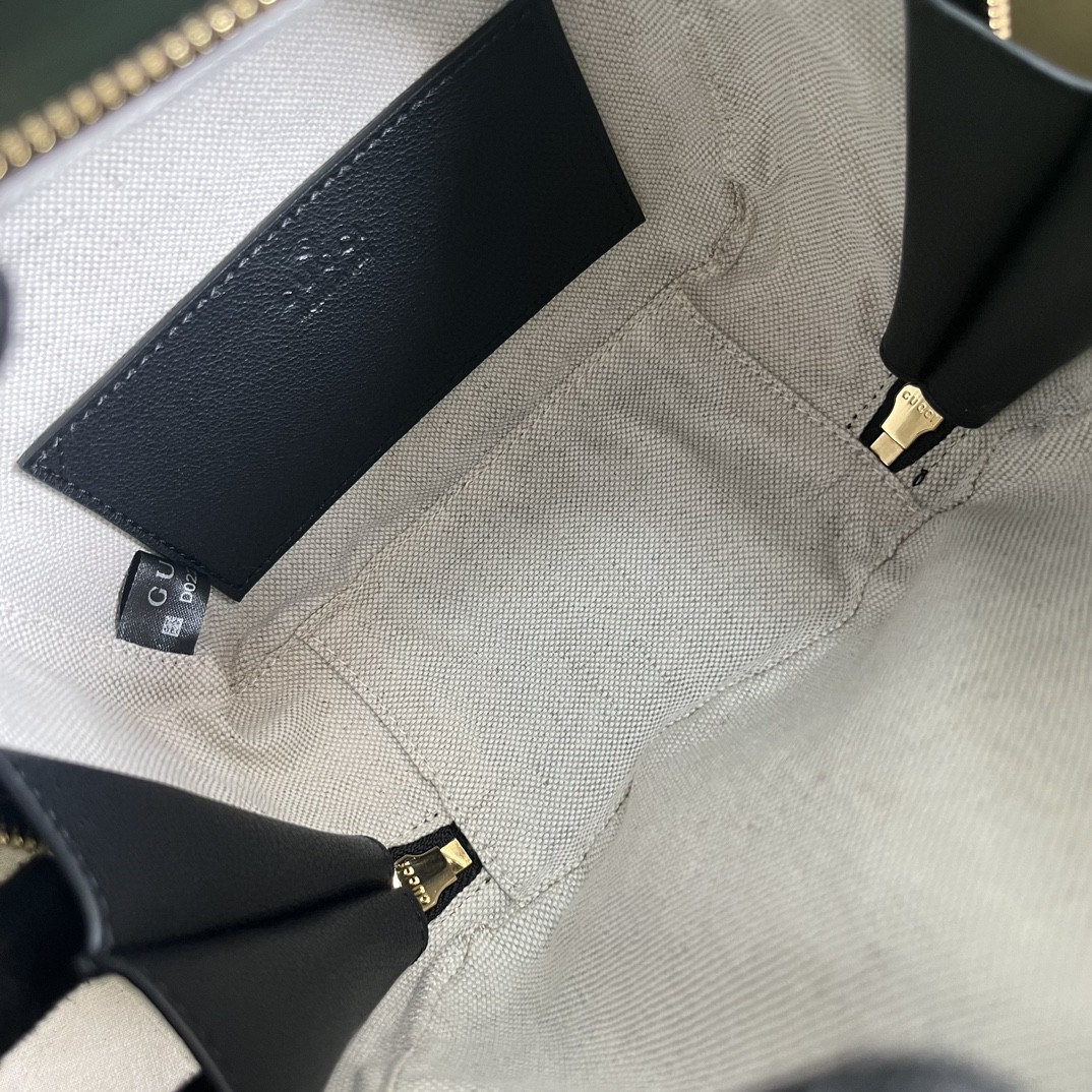 G*u*i blondie top handle bag