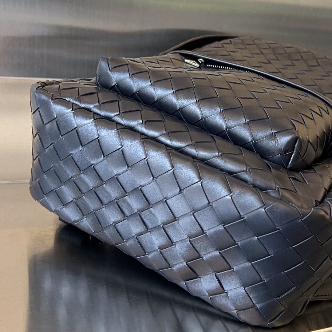 bo*te*ga Ve*ne*ta bv small intrecciato backpack