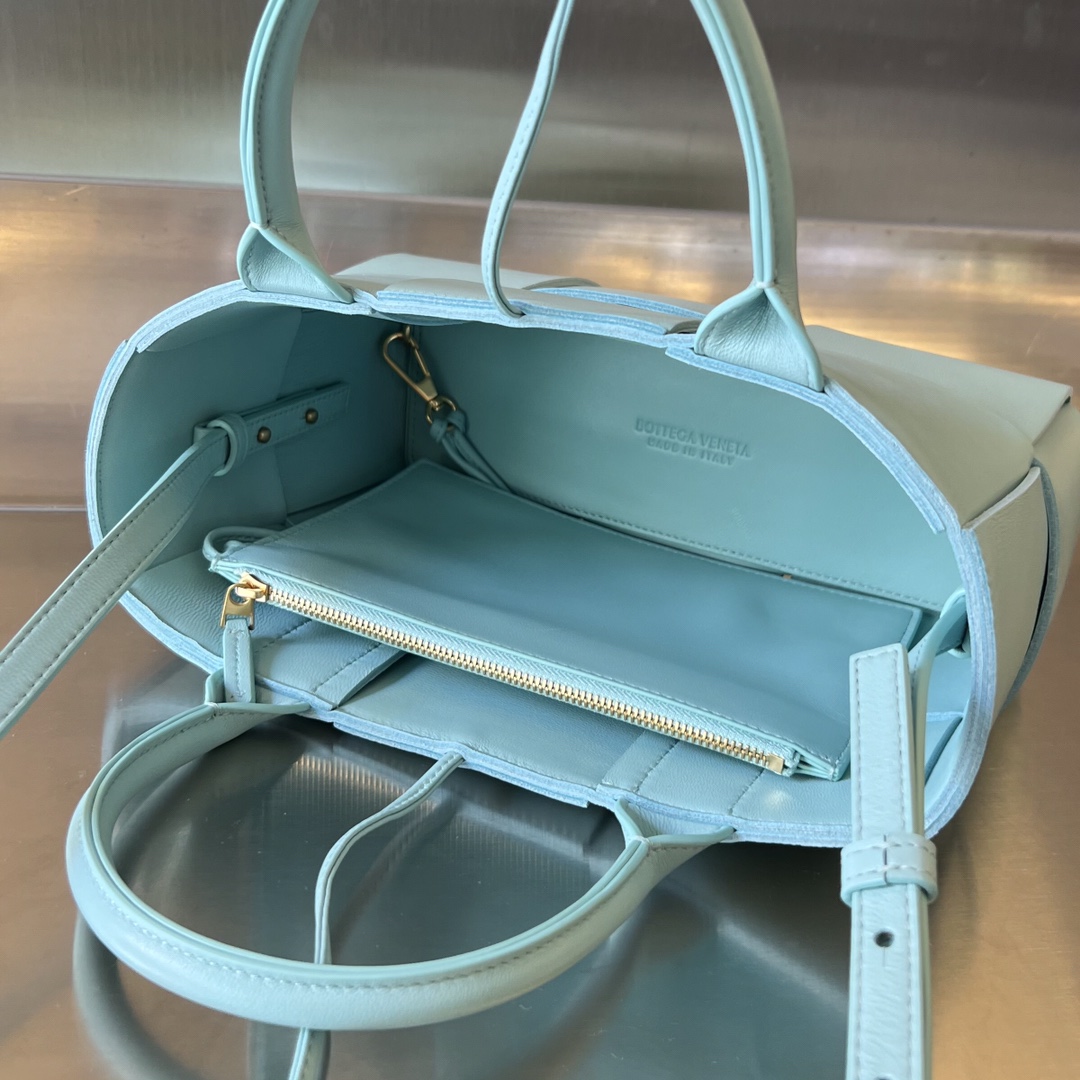 bo*te*ga Ve*ne*ta bv mini arco tote bag