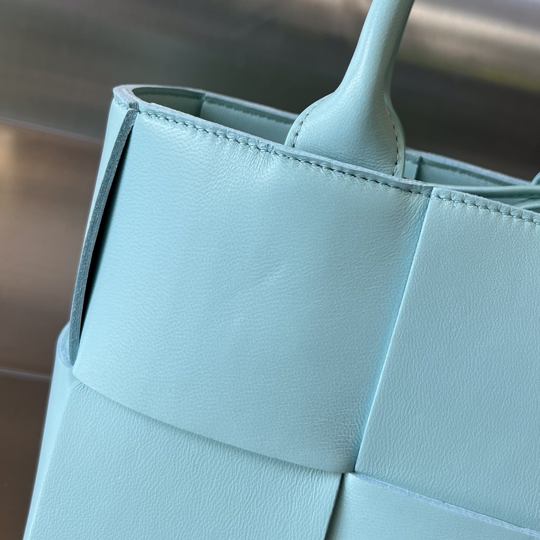 bo*te*ga Ve*ne*ta bv mini arco tote bag