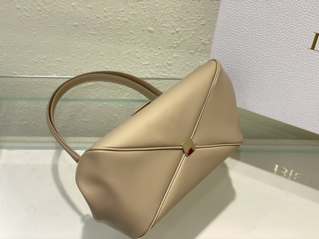 medium D*or key bag