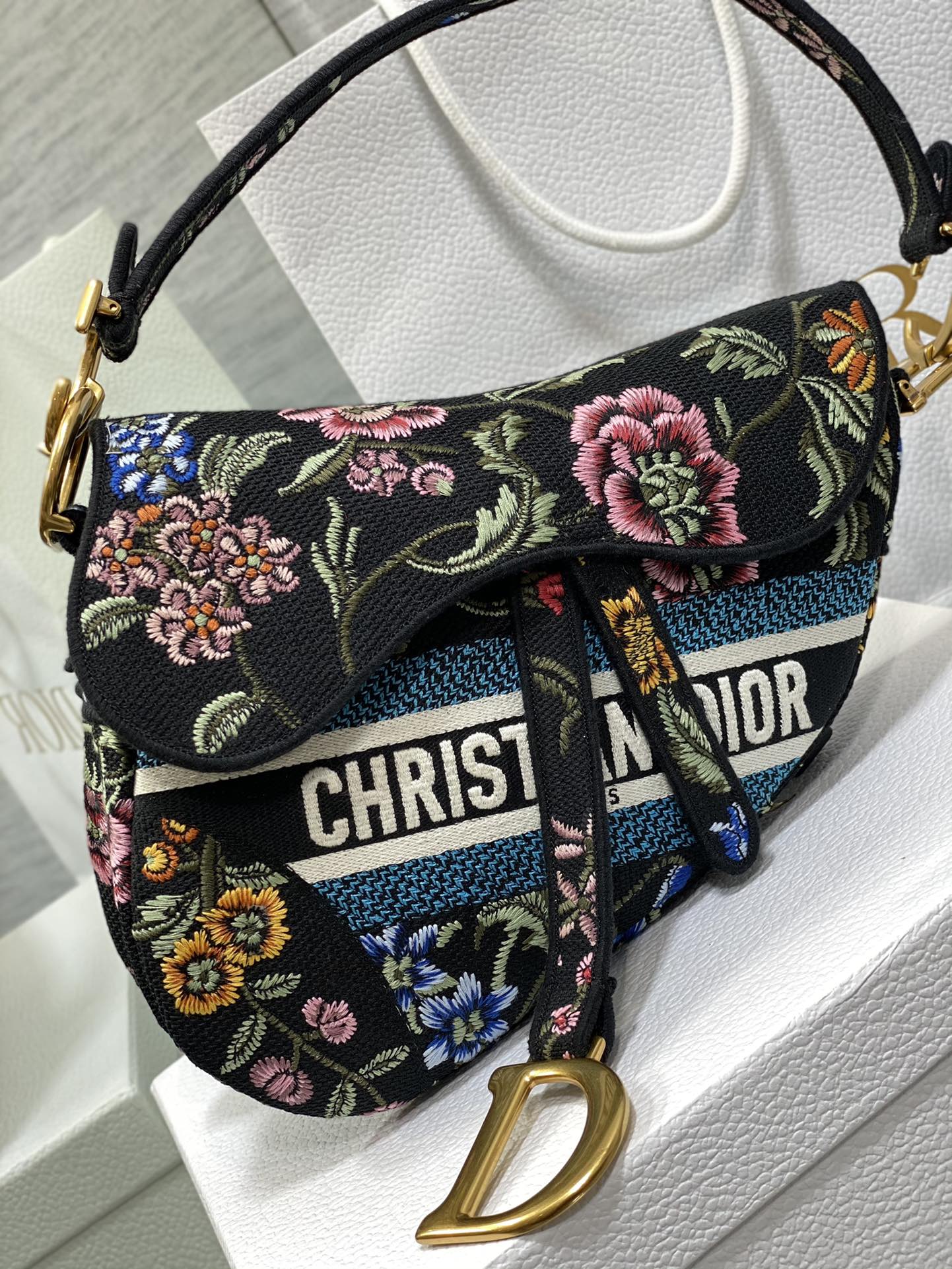 D*or saddle bag