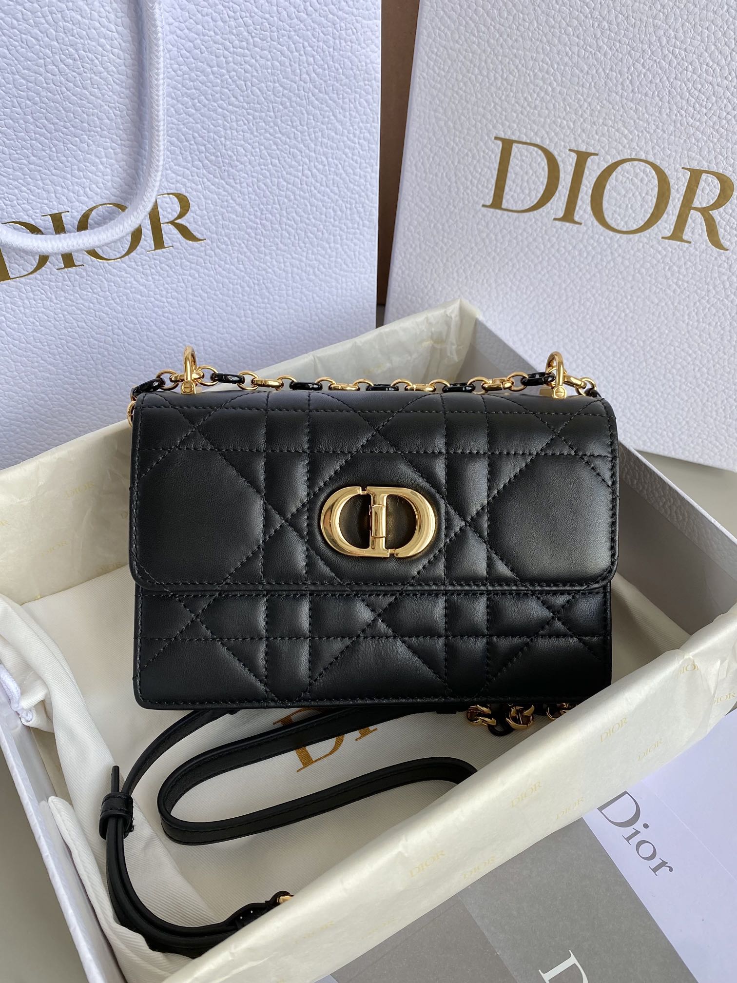 D*or miss caro bag
