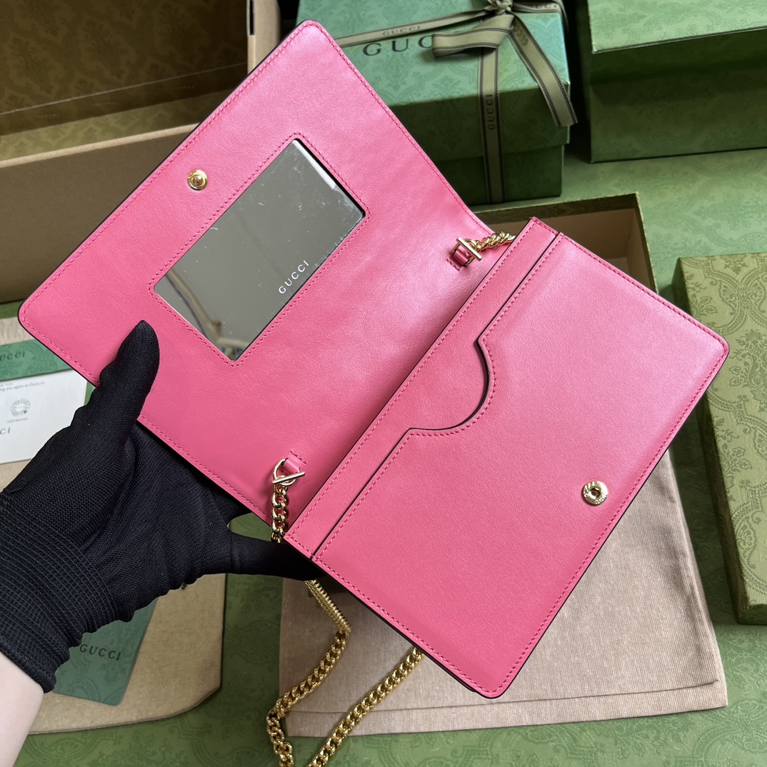 G*u*i gg matelassÉ chain wallet