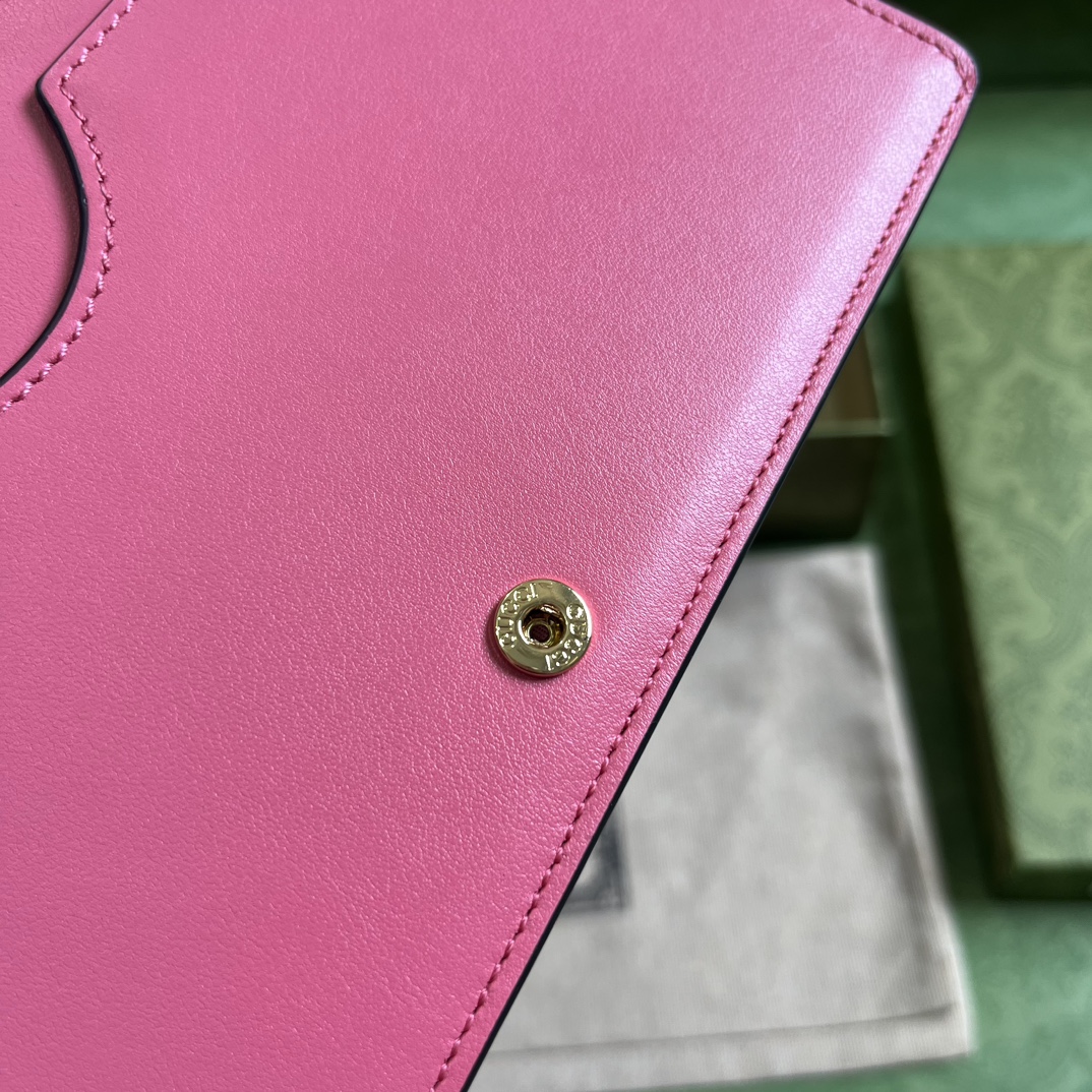 G*u*i gg matelassÉ chain wallet