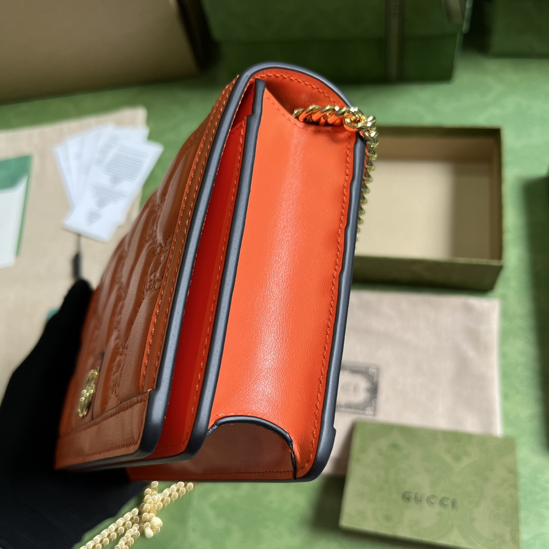 G*u*i gg matelassÉ chain wallet