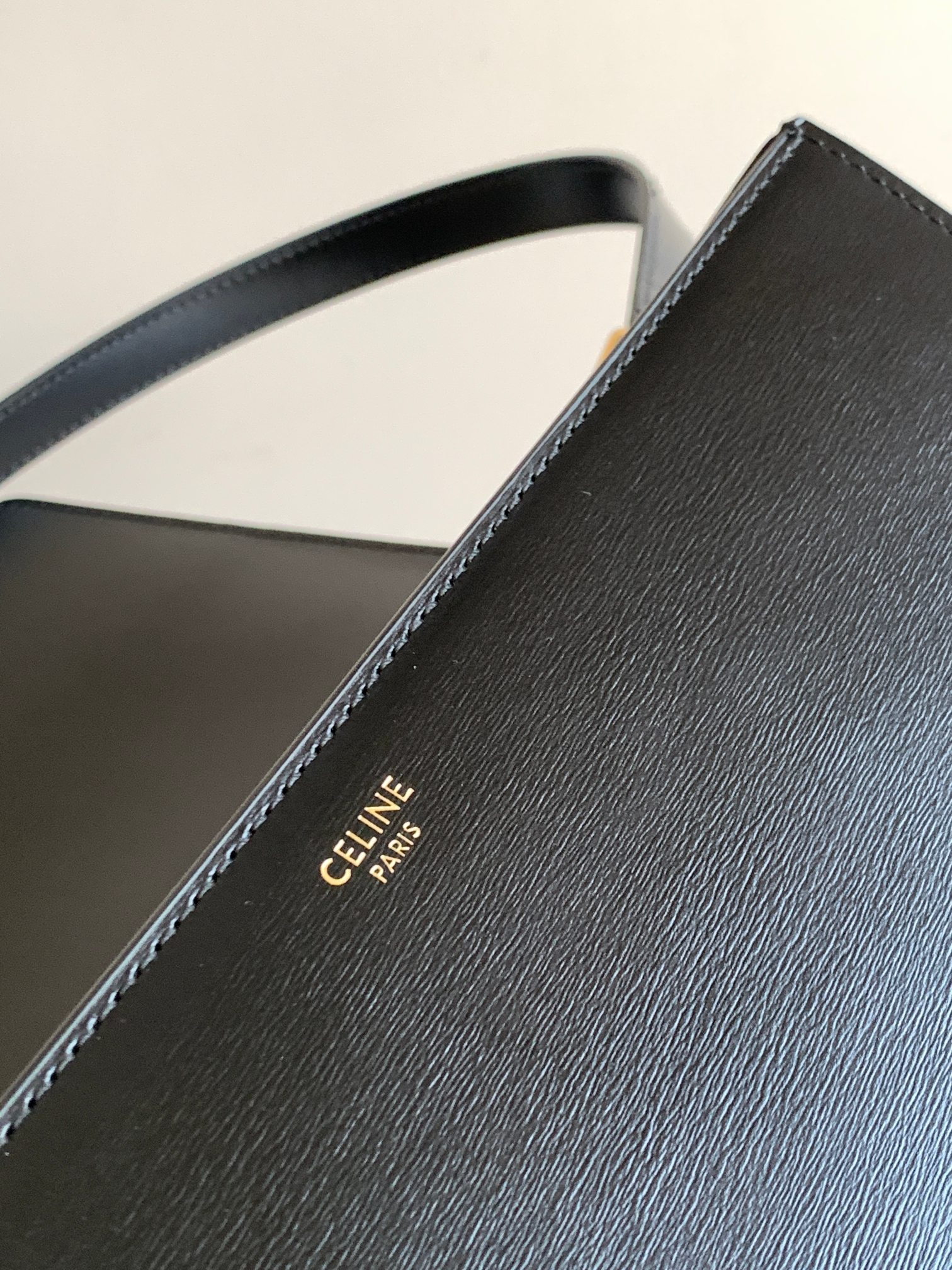 Ce**e trapeze triomphe bag