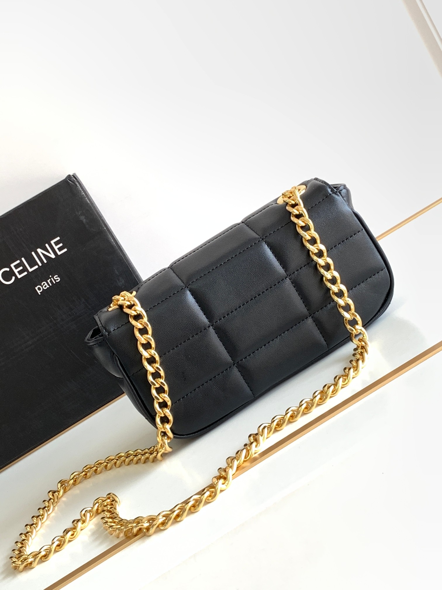 ce**e chain shoulder bag matelasse monoCh*0me ce**e in quilted goatskin