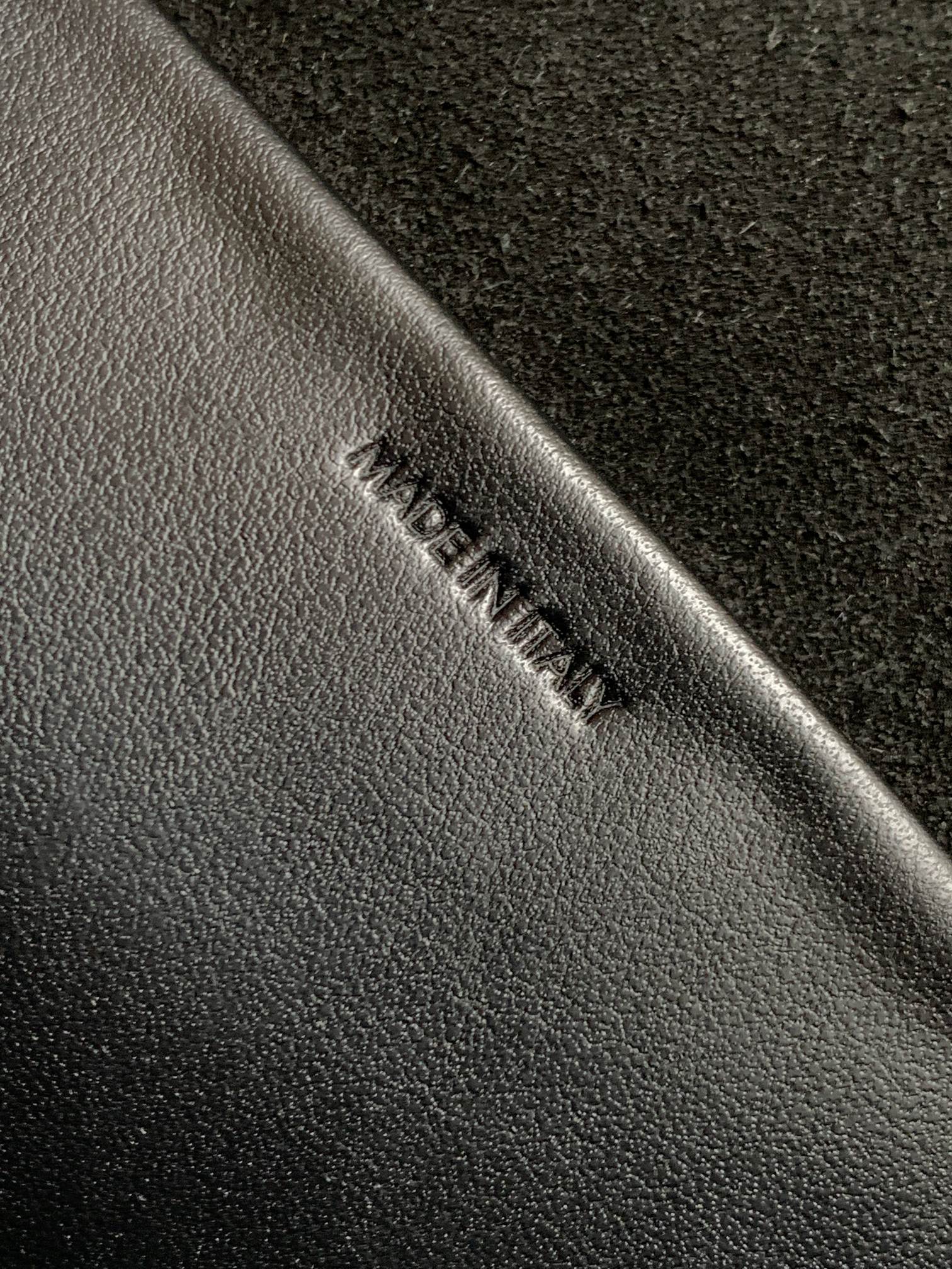 Ce**e besace cuir triomphe