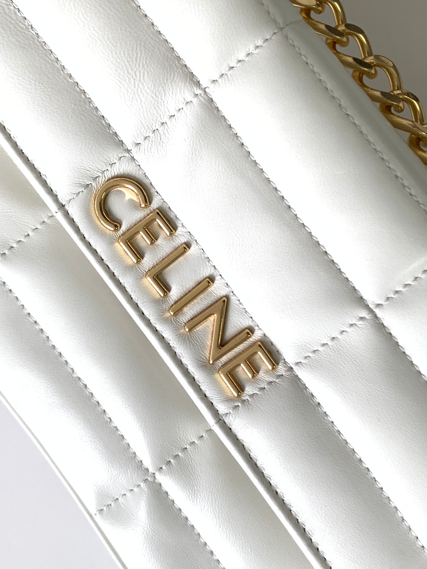 ce**e chain shoulder bag matelasse monoCh*0me