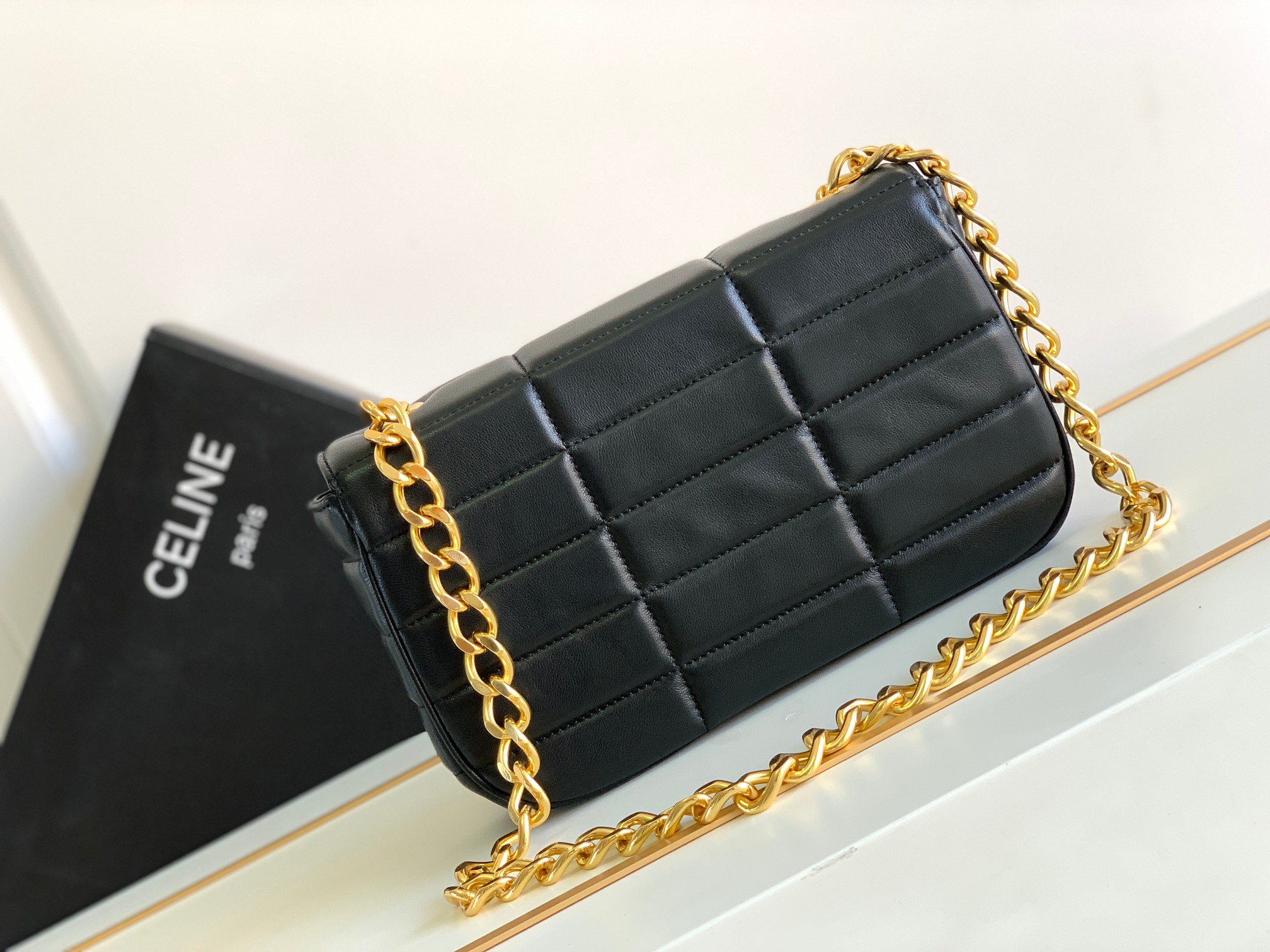 ce**e chain shoulder bag matelasse monoCh*0me