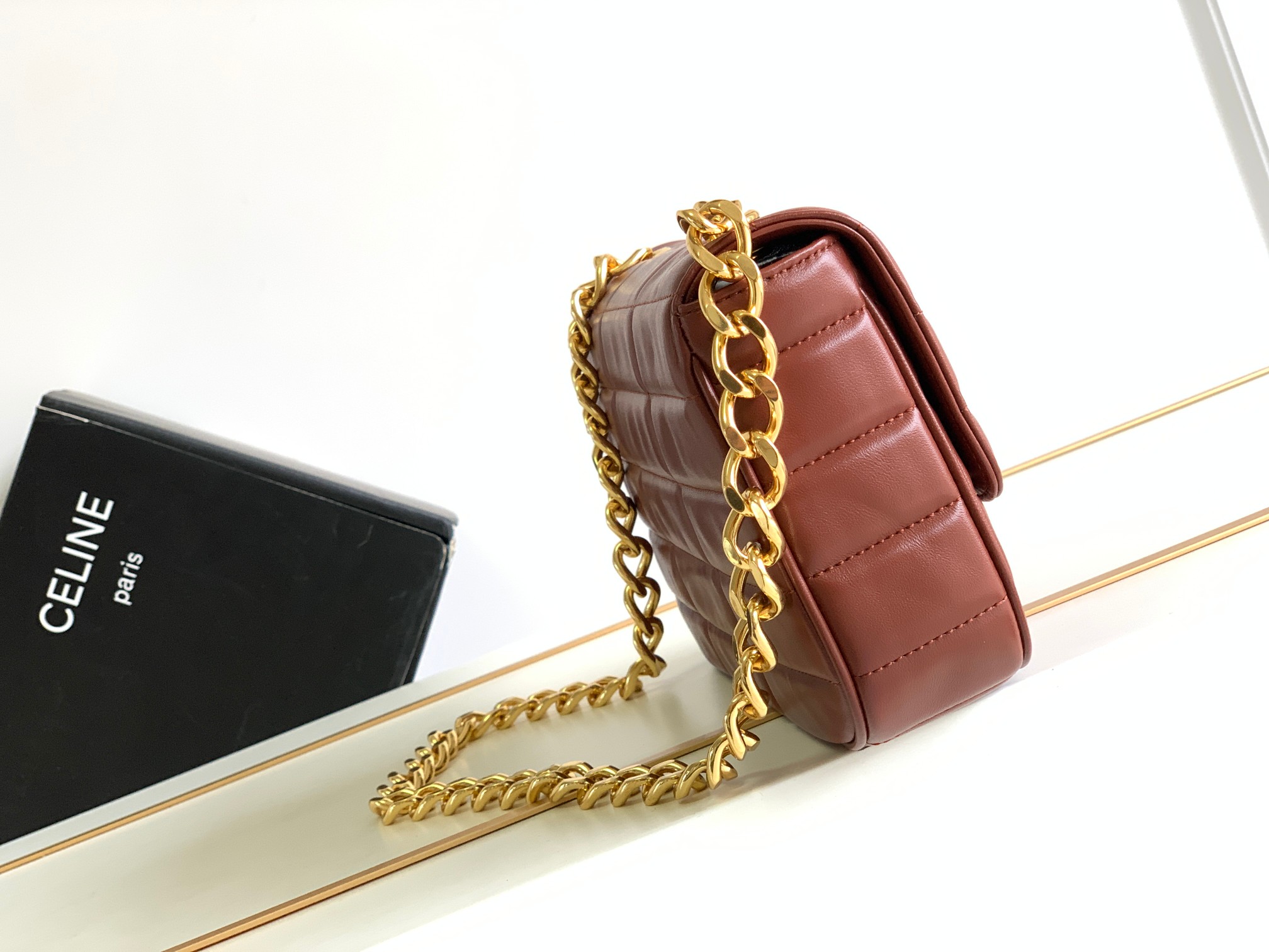 ce**e chain shoulder bag matelasse monoCh*0me