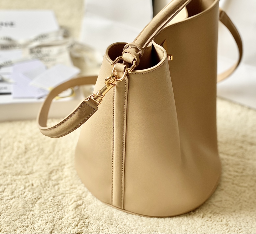 Ce**e bucket 16