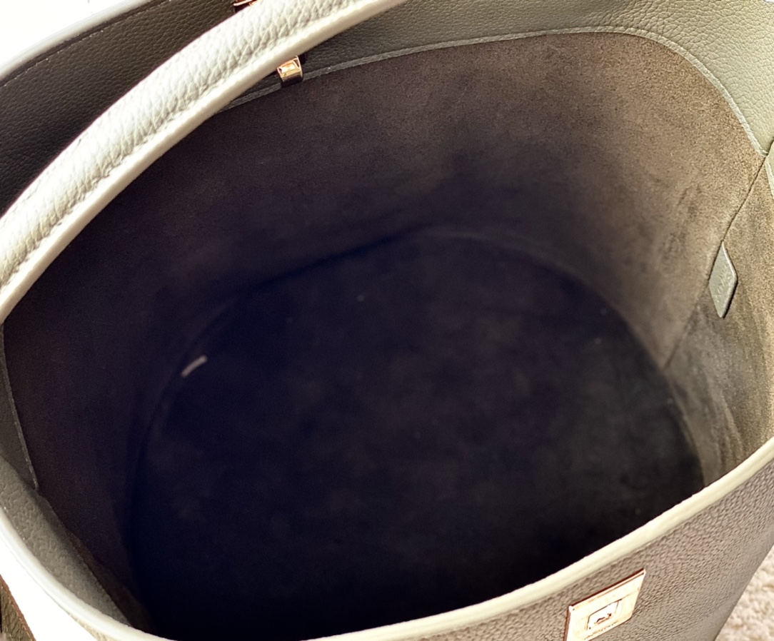 Ce**e bucket 16
