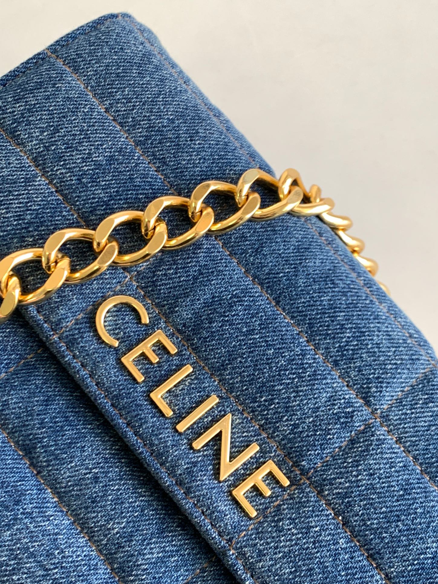 ce**e chain shoulder bag matelasse monoCh*0me