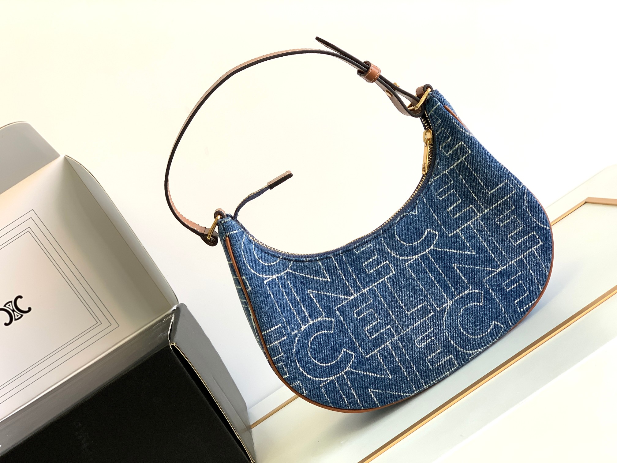 Ce**e ava bag