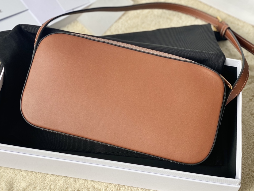 Ce**e camera bag