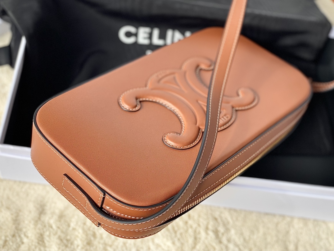 Ce**e camera bag
