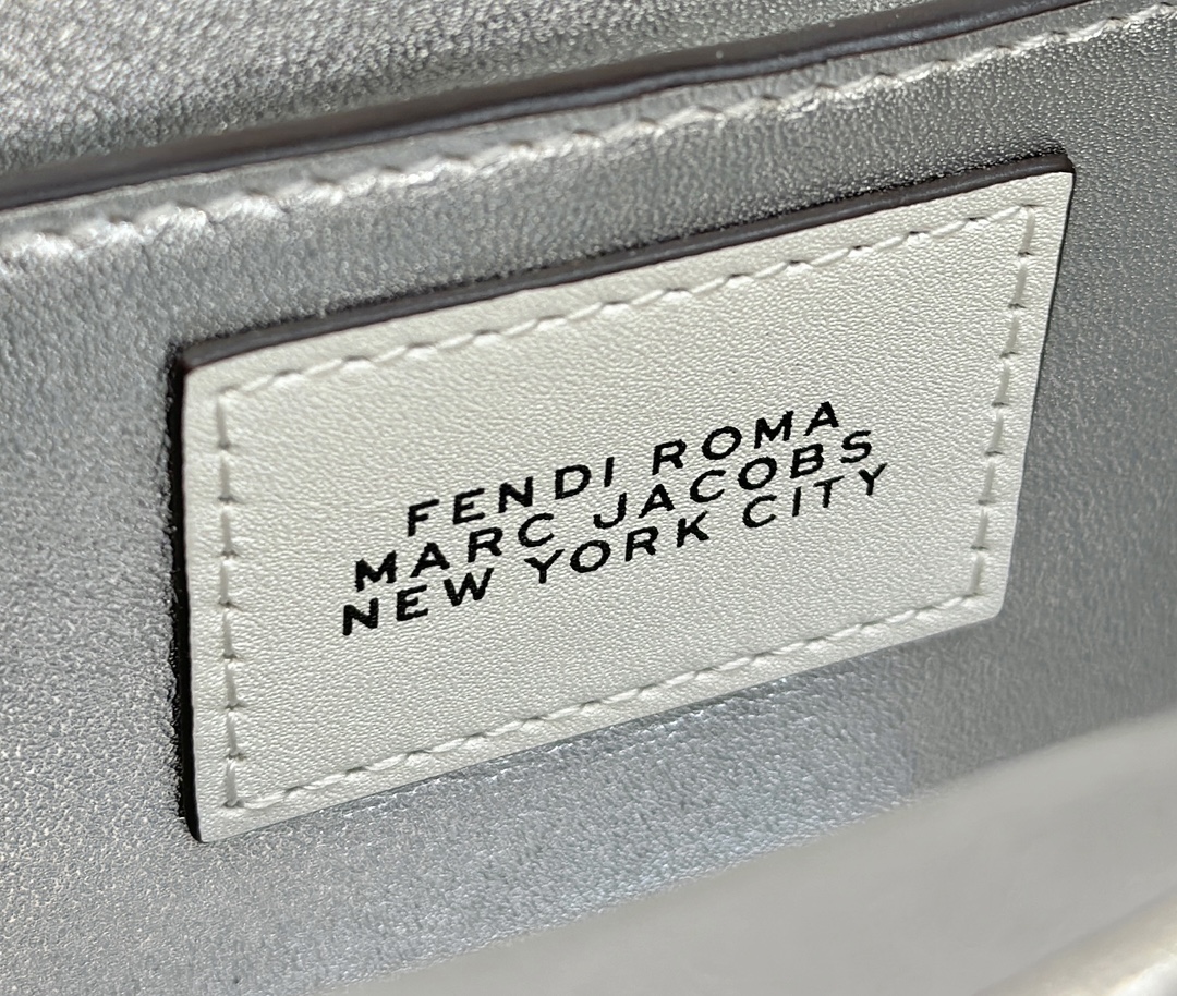 F**di by marc jacobs peekaboo