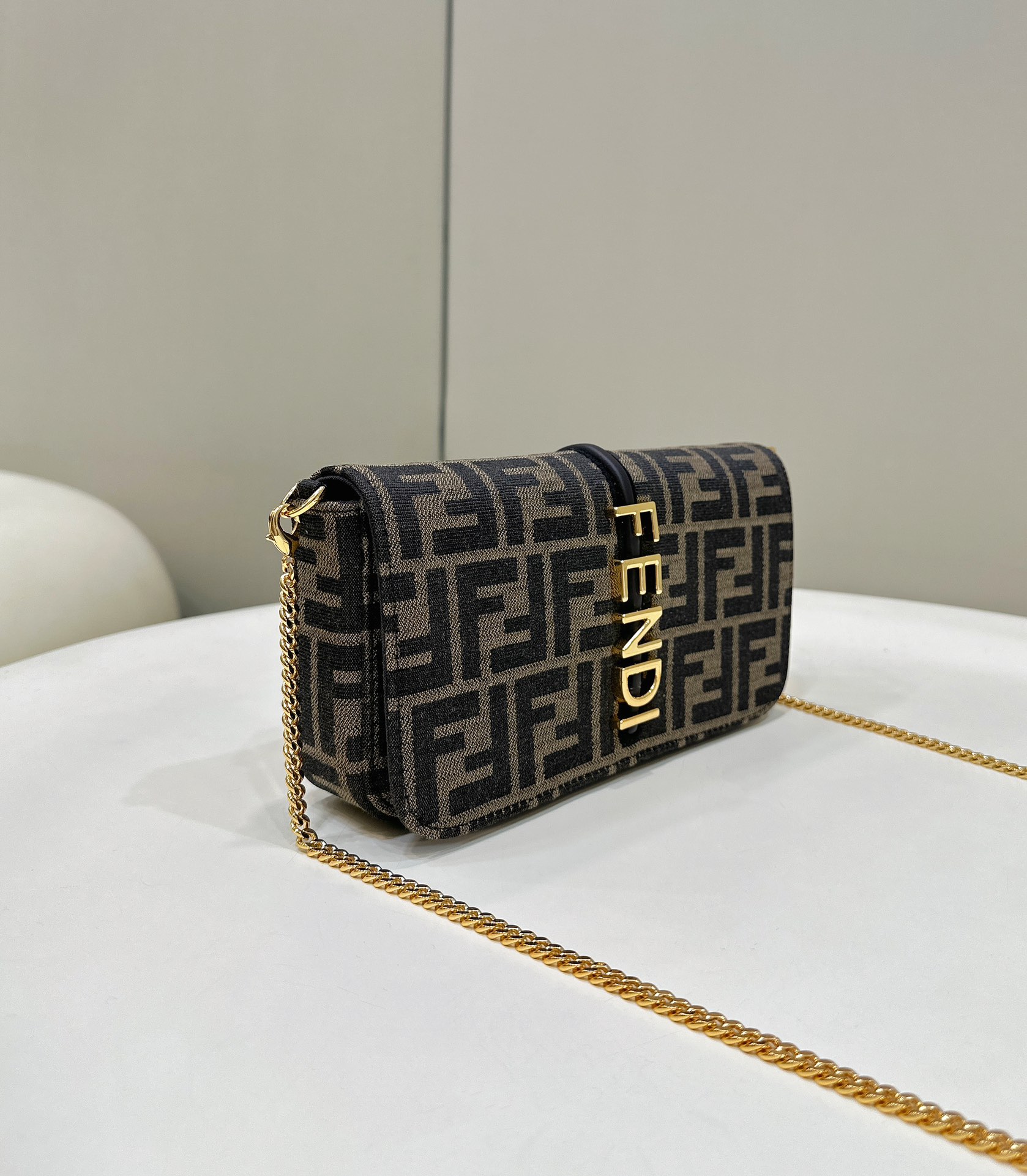 F**di F**digraphy wallet on chain