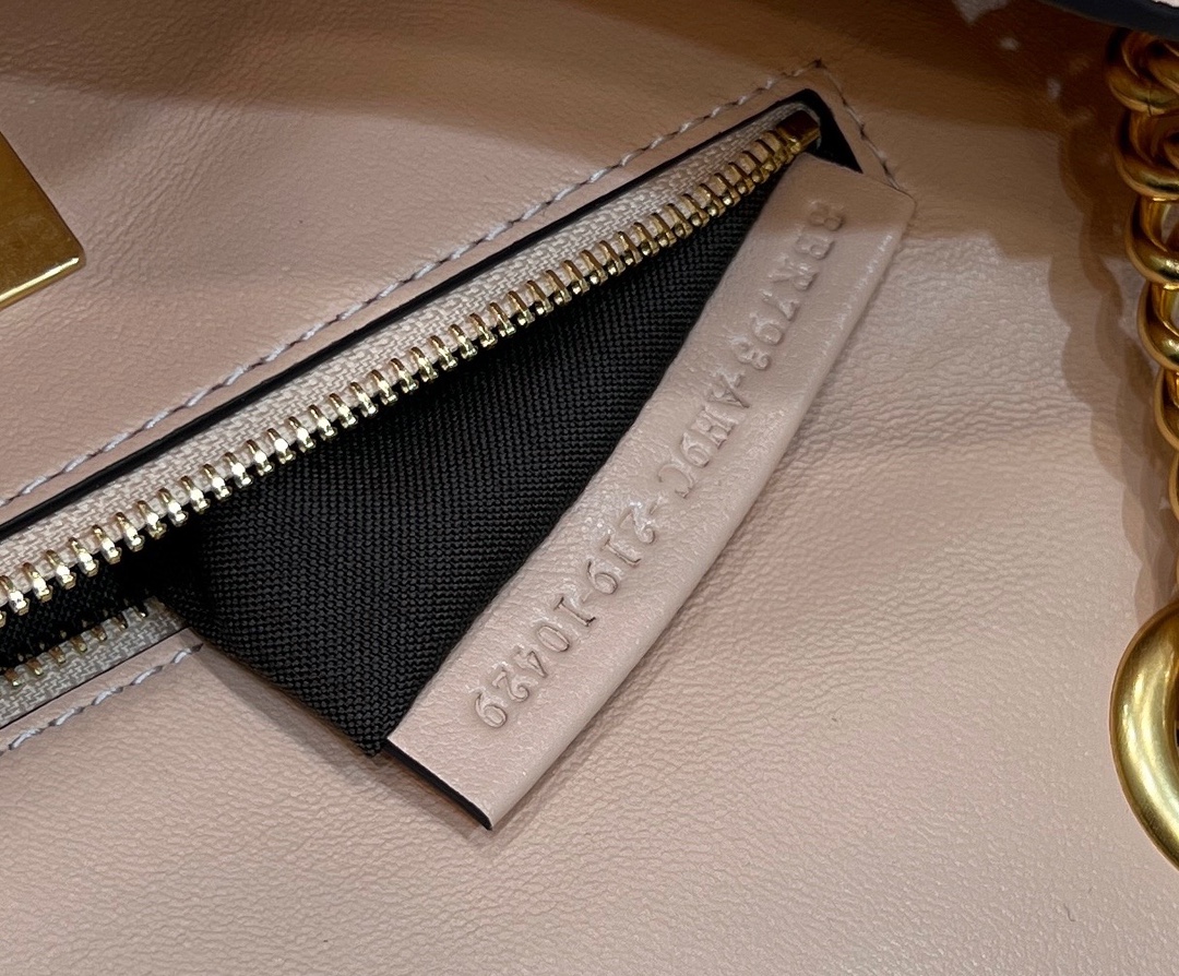 F**di baguette bag