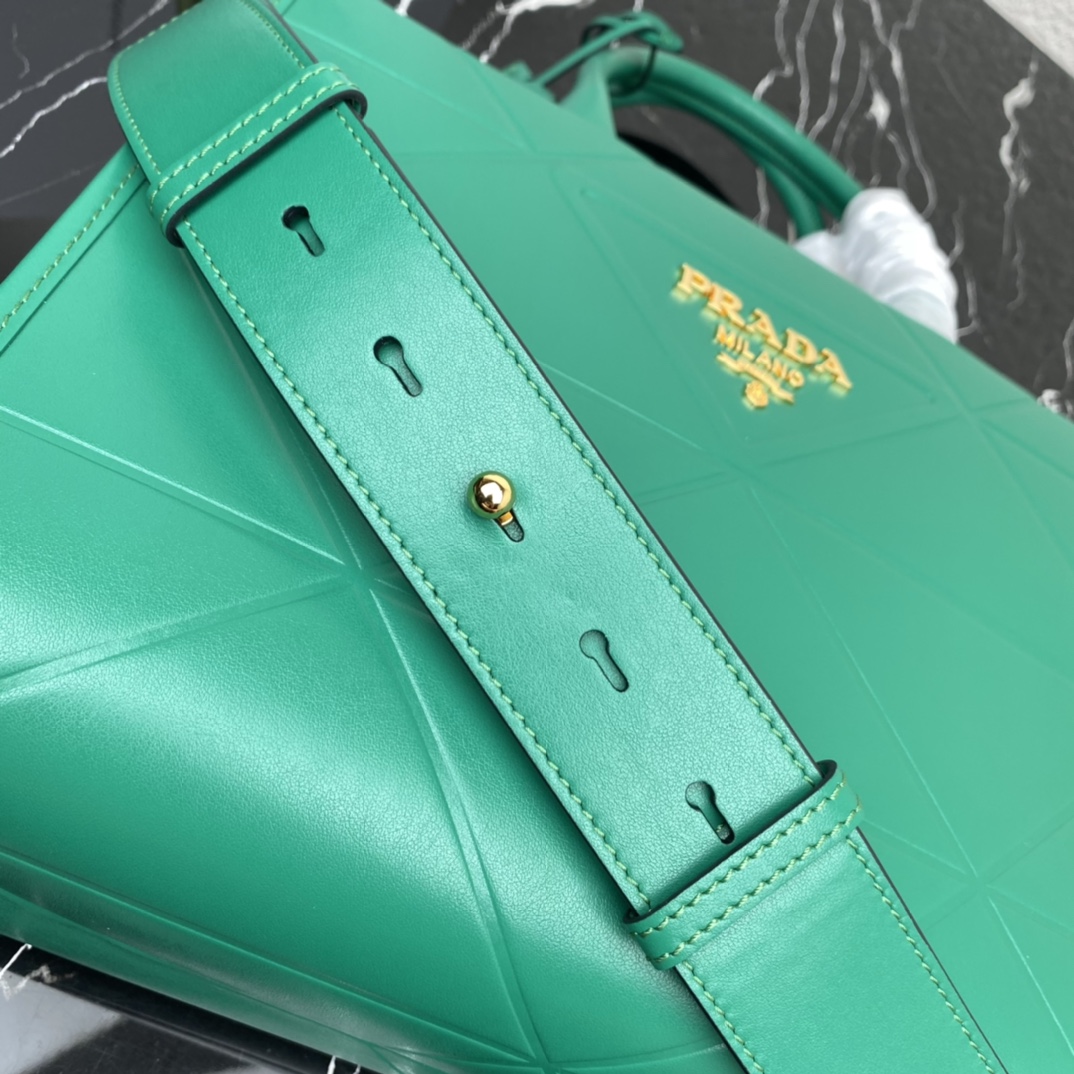 Pra*a small tote bagsmall leather Pra*a symbole bag with topstitching