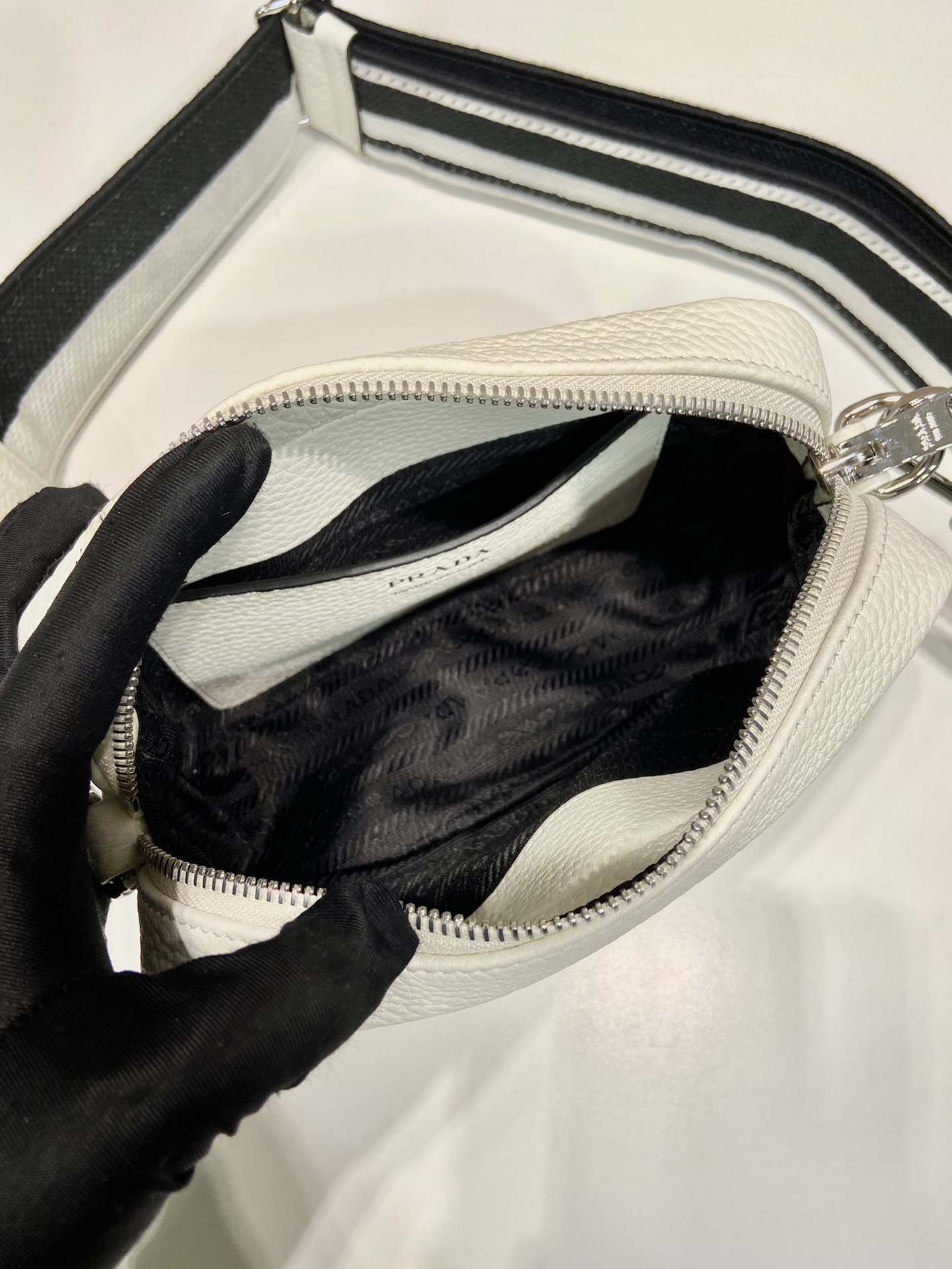Pra*a small leather bag