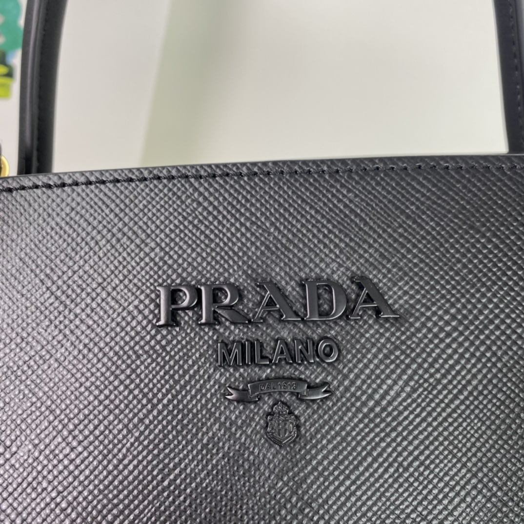 pra*a monoCh*0me medium saffiano bag