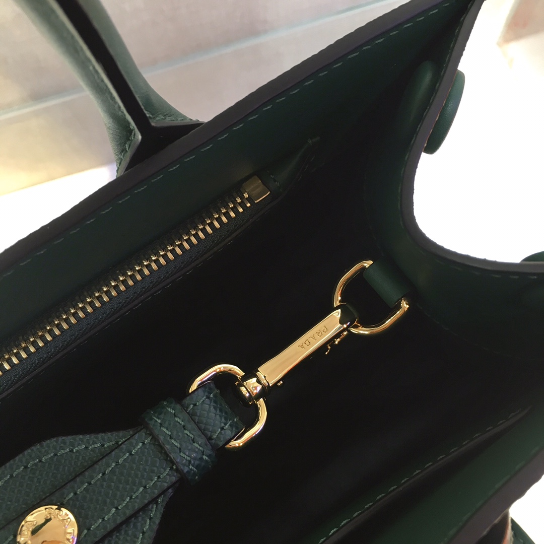 pra*a monoCh*0me medium saffiano bag