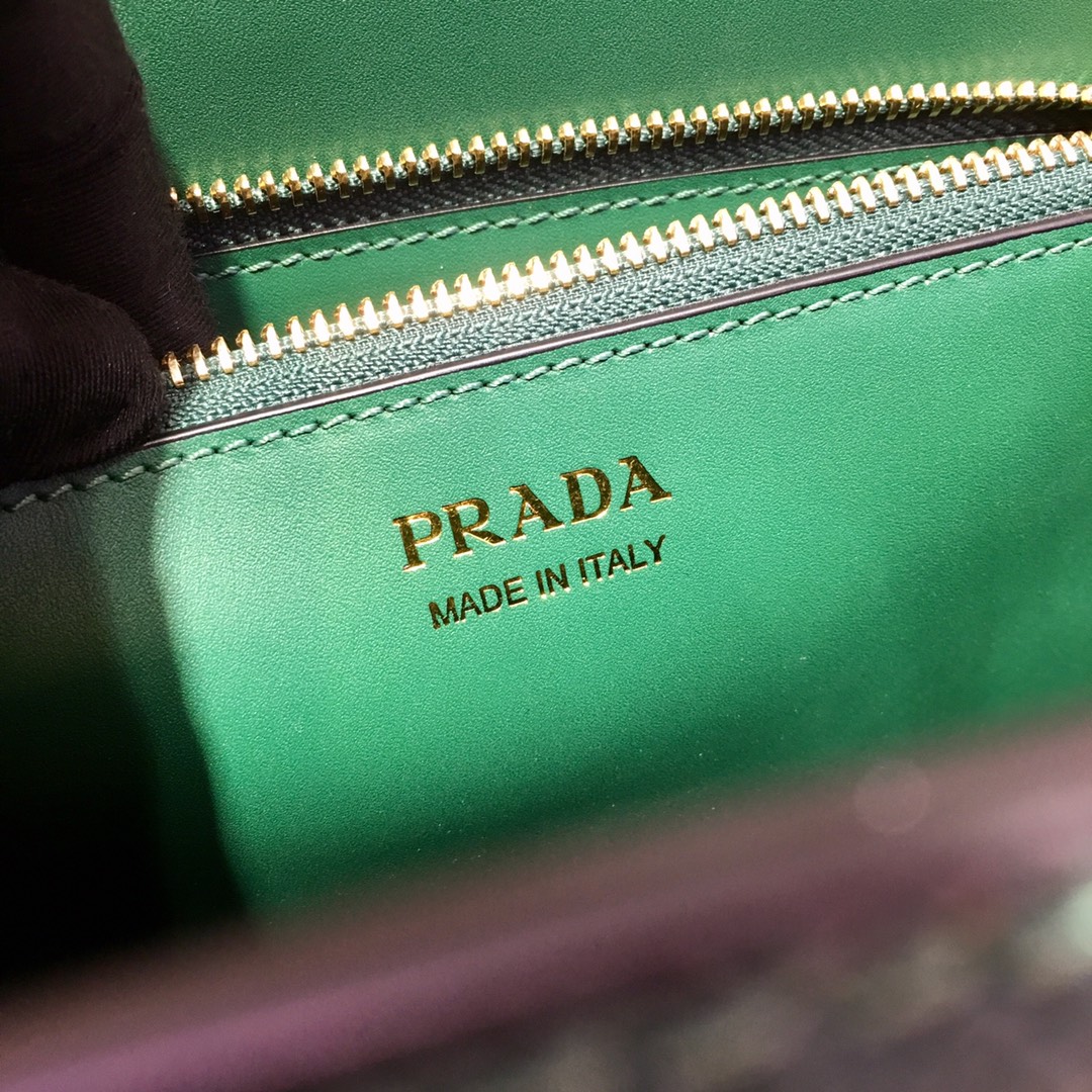 pra*a monoCh*0me medium saffiano bag