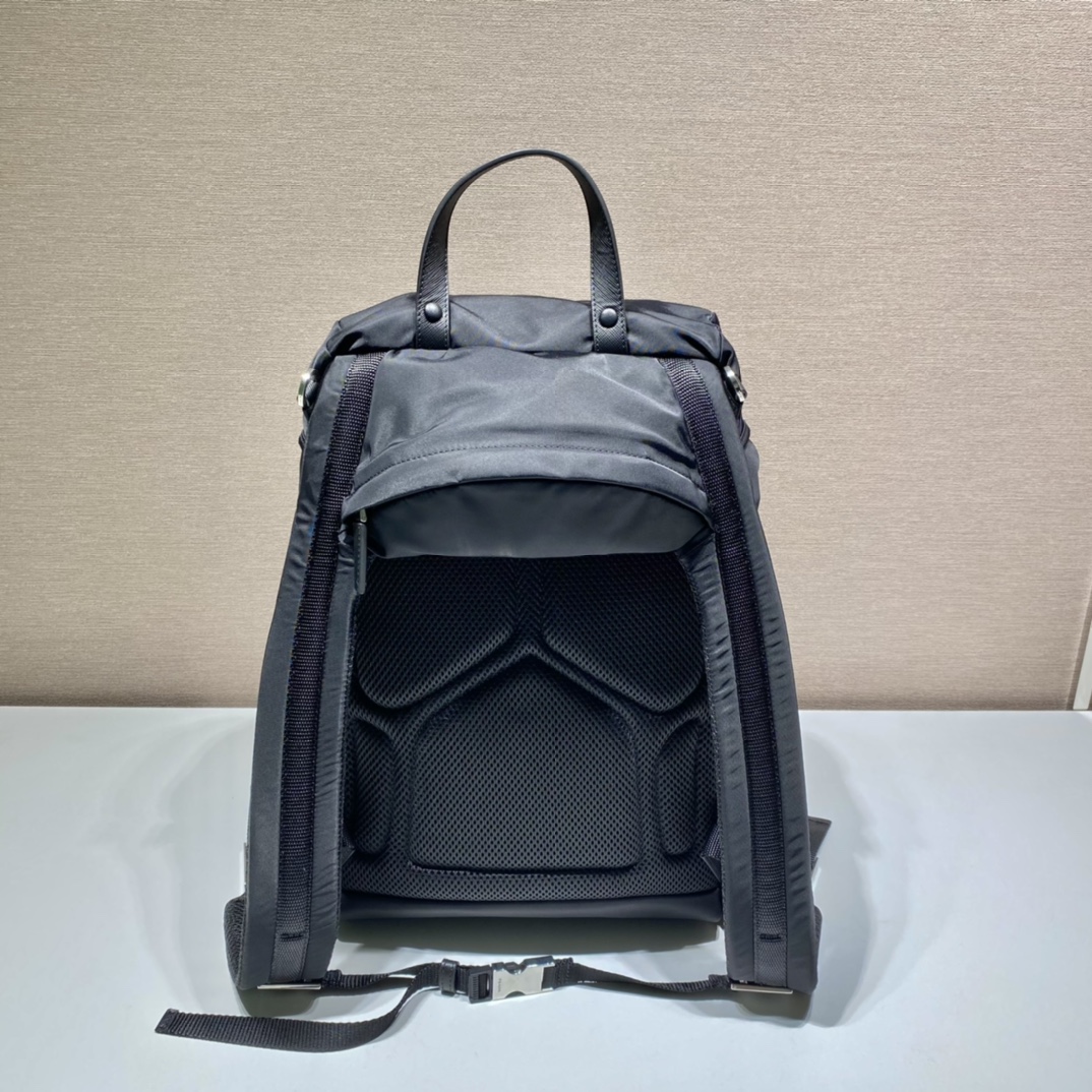 Pra*a backpack