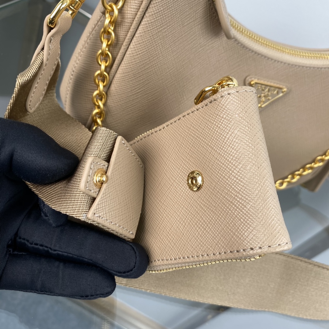 Pra*a re-edition 2005 saffiano leather bag