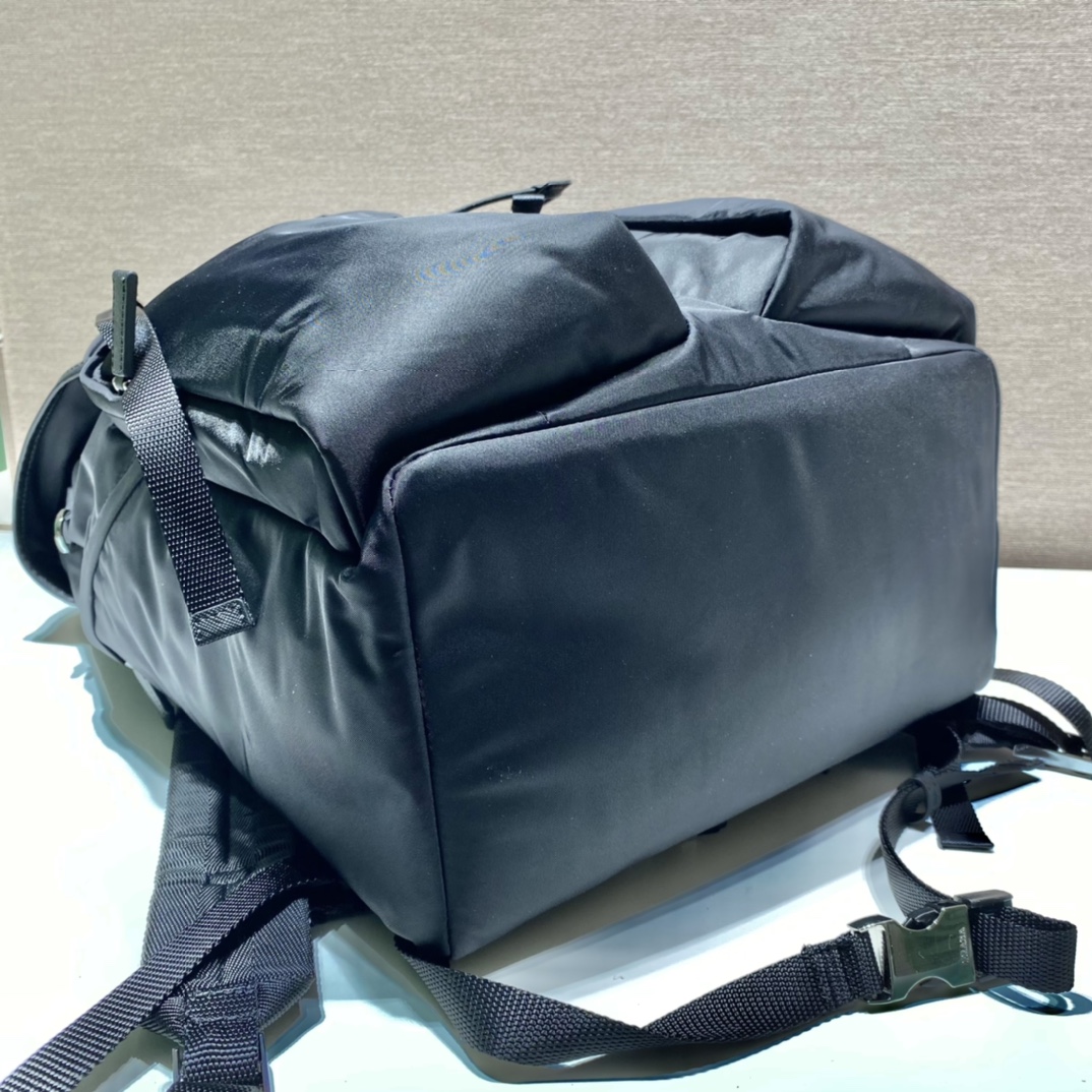 Pra*a backpack